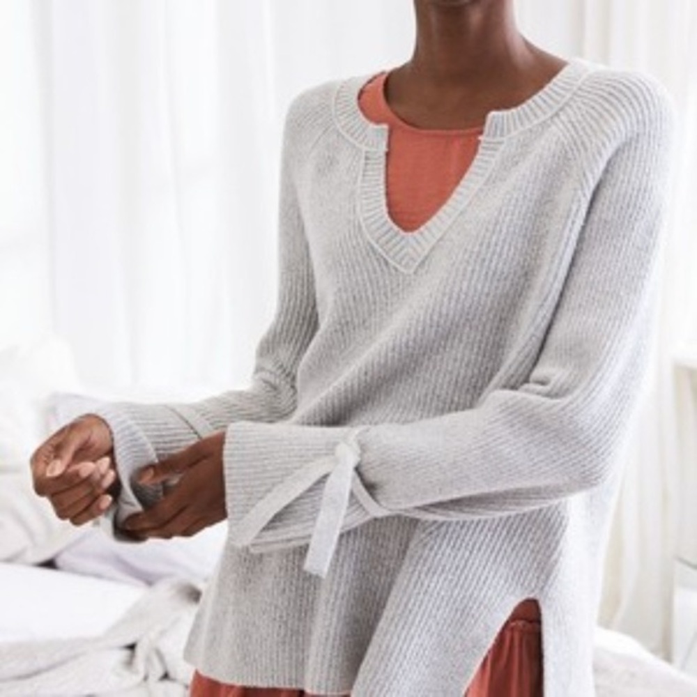 American Eagle Aerie Tie Cuff Sweater